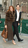 th_98929_Debra_Messing_Celebrity_City_Various_Pics_53158_122_505lo.jpg