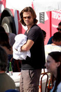 http://img252.imagevenue.com/loc536/th_762236587_Jared_with_family_Vancouver_Food_Truck25_122_536lo.jpg