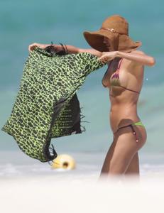 Irina Shayk – Bikini Candids in Mexico-o4glgp313o.jpg