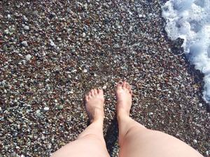 Hottest-amateur-feet-of-2017-so-far.-Facebook%2C-Friends%2C-Beach-Foot-Fetish-n6e446ef5m.jpg